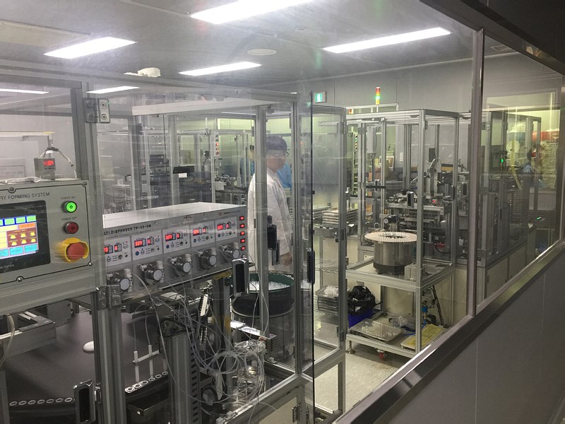 polytouch 隐形眼镜工厂车间走访
