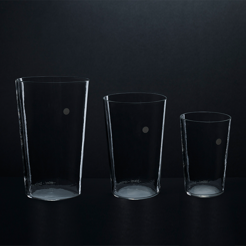 三只玻璃杯15.png